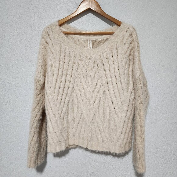 Anthropologie Sweaters - Anthropology Eyelash Cable-Knit Sweater Size XL Fuzzy Beige Wool Blend Cozy